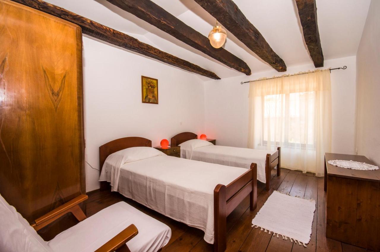 Holiday Home Trostova Kuca Pazin Bagian luar foto