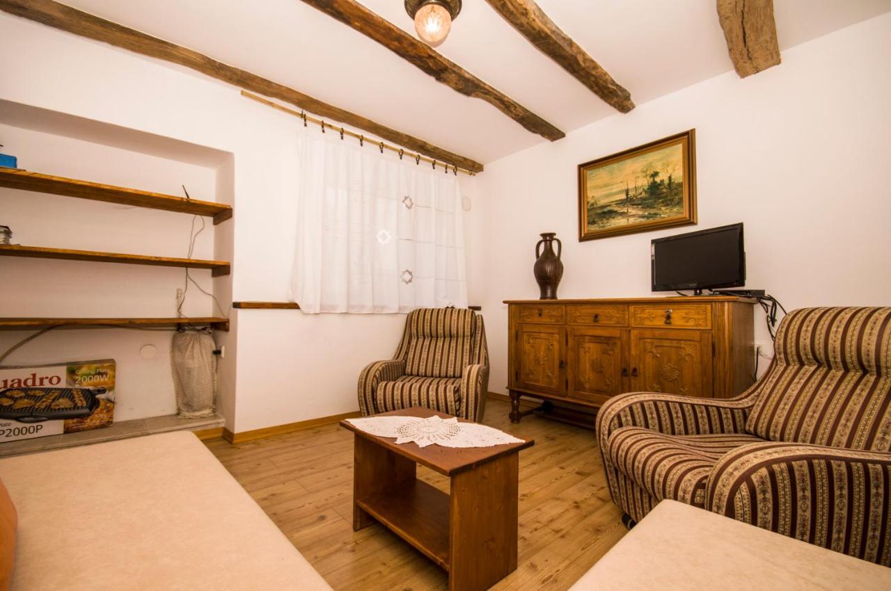 Holiday Home Trostova Kuca Pazin Bagian luar foto