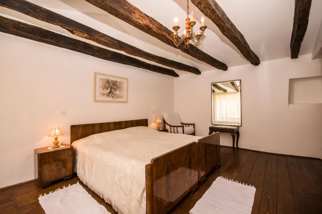 Holiday Home Trostova Kuca Pazin Bagian luar foto