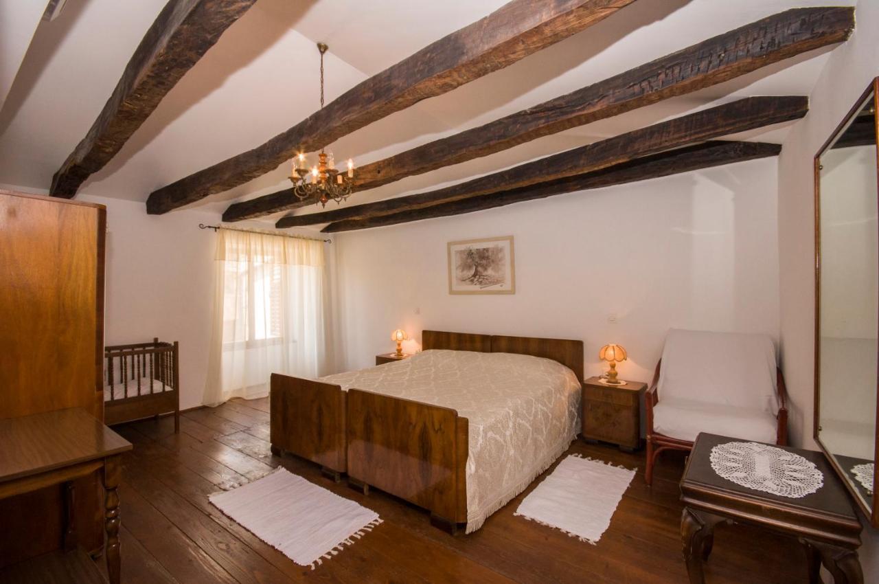Holiday Home Trostova Kuca Pazin Bagian luar foto